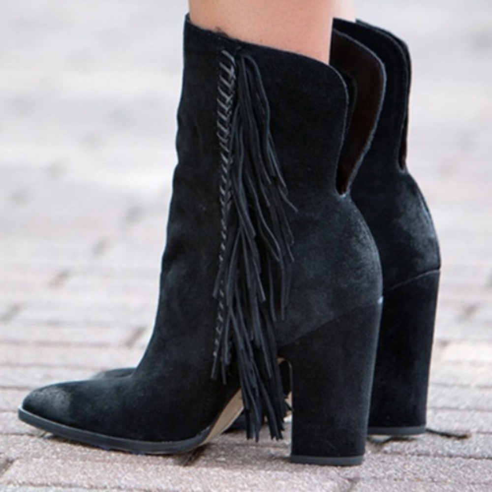 Dolce vita Ileen black fringe suede boot